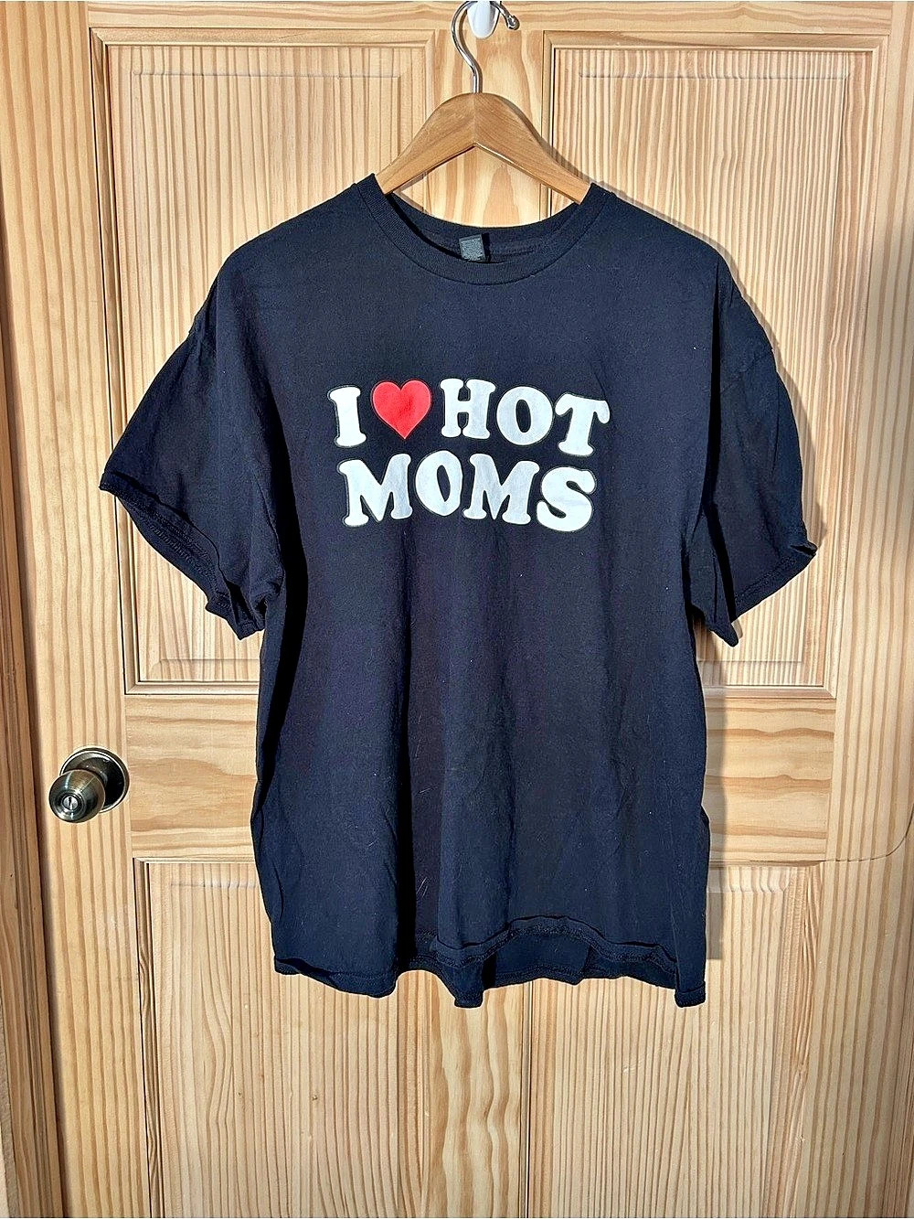 Gildan Heavy Cotton T-Shirt - I Love Hot Moms I Heart Hot Moms Graphic Tee 2XL